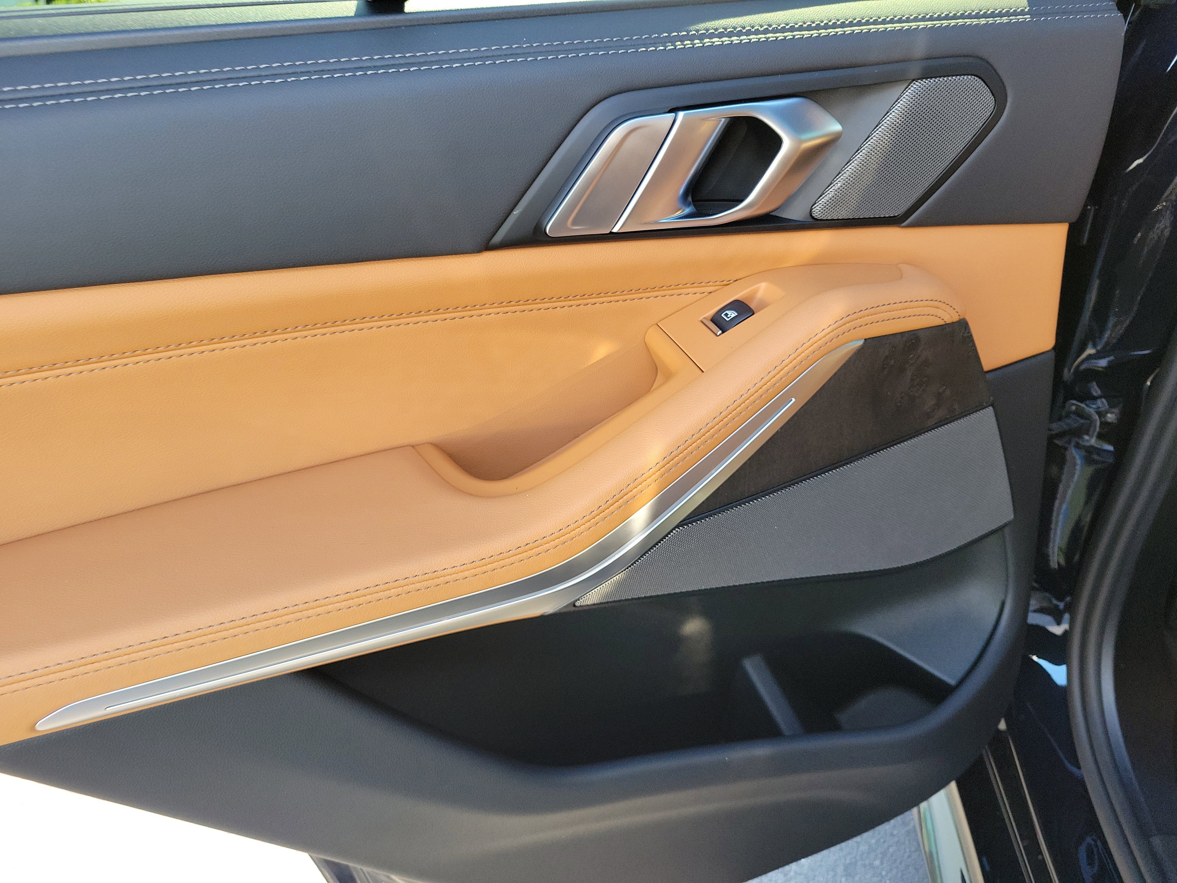 New 2026 BMW X5 sDrive40i w/ M Sport Package image 9