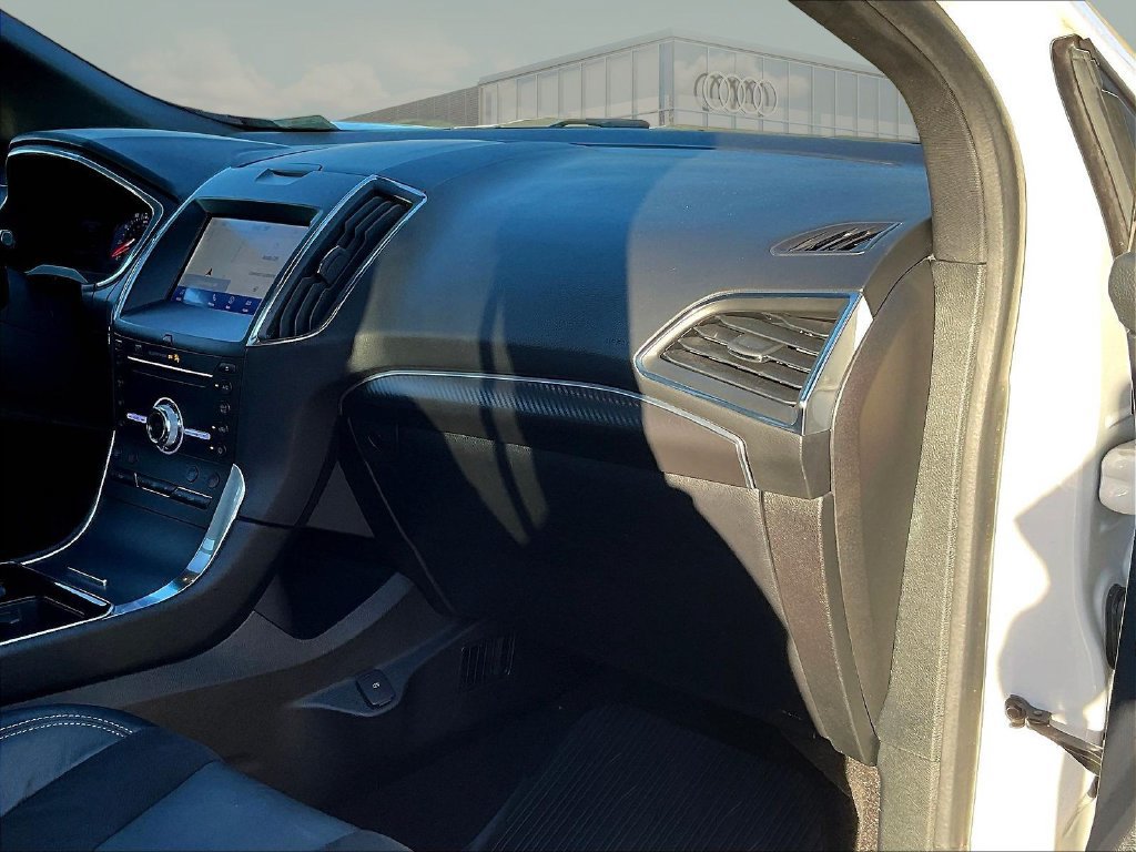 Used 2019 Ford Edge ST w/ Equipment Group 401A AWD/4WD image 28