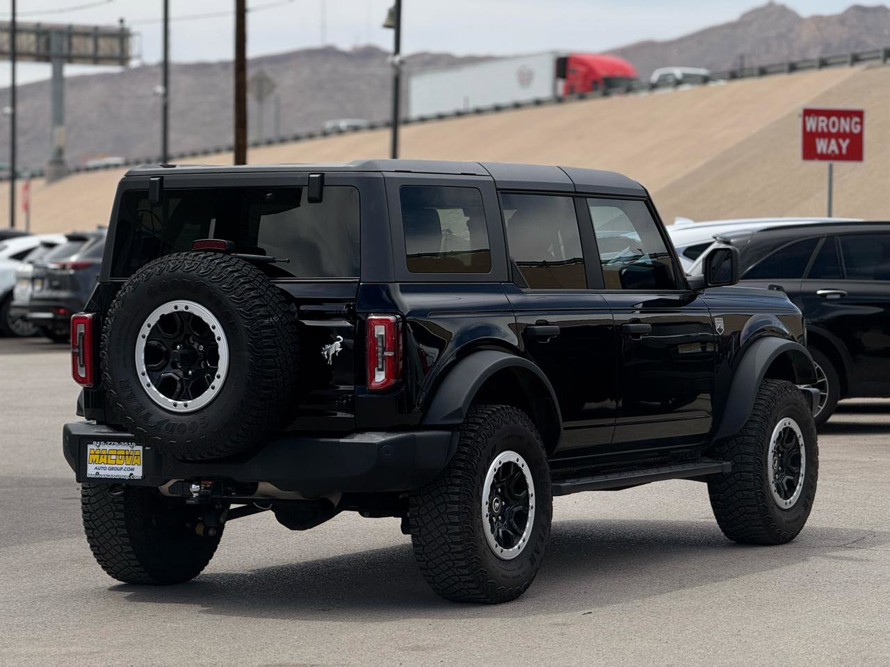 Used 2023 Ford Bronco Big Bend w/ Sasquatch Package AWD/4WD image 7