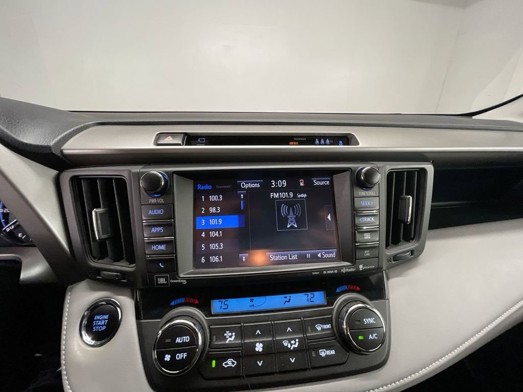 Used 2018 Toyota RAV4 Platinum image 13