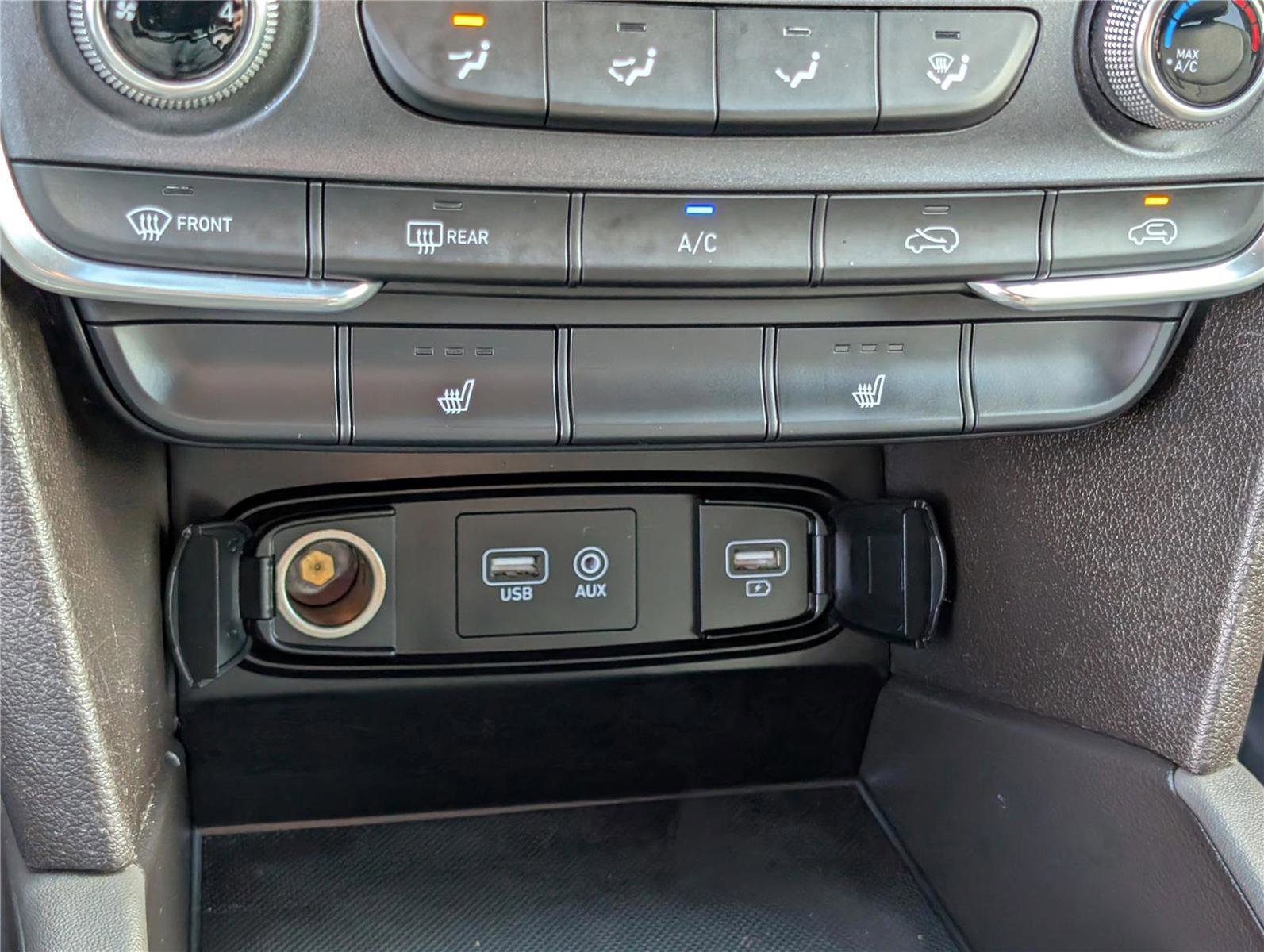 Used 2020 Hyundai Santa Fe SEL image 25