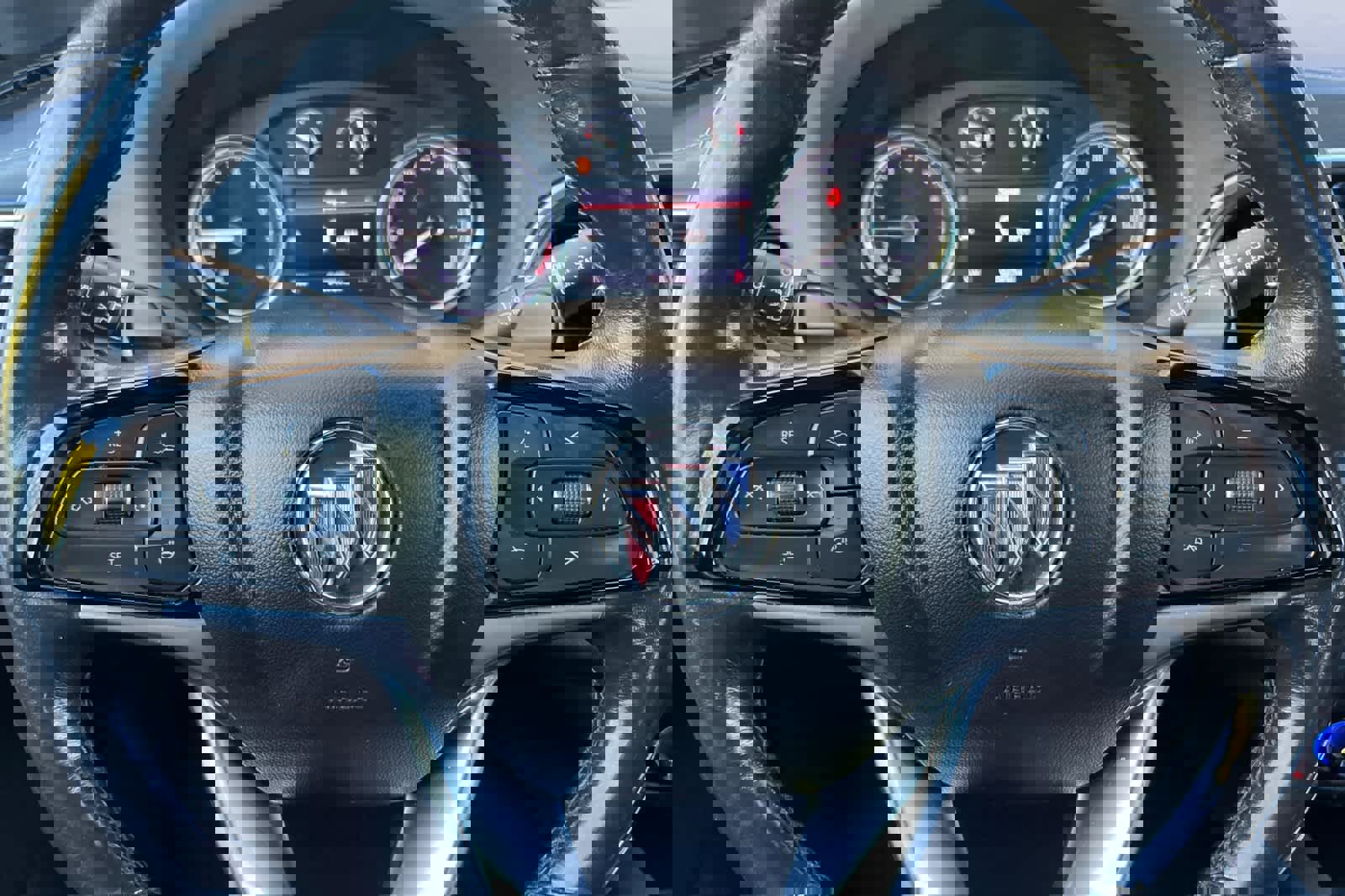 Used 2022 Buick Enclave Essence image 26