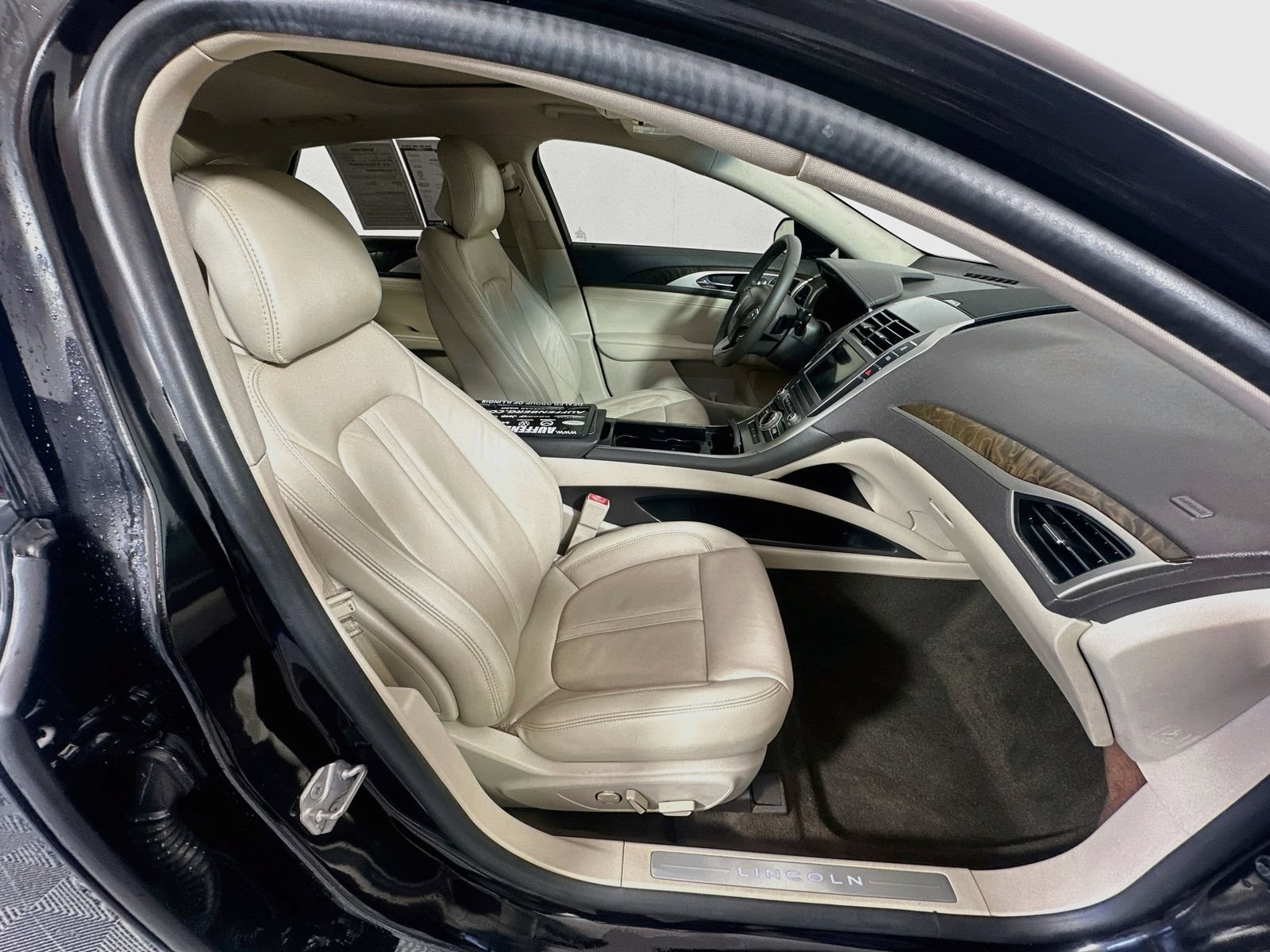 Used 2019 Lincoln MKZ Reserve w/ Reserve Plus Package FWD image 29