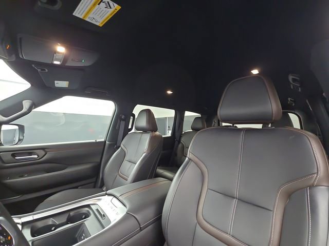 Used 2025 Nissan Armada SL image 22