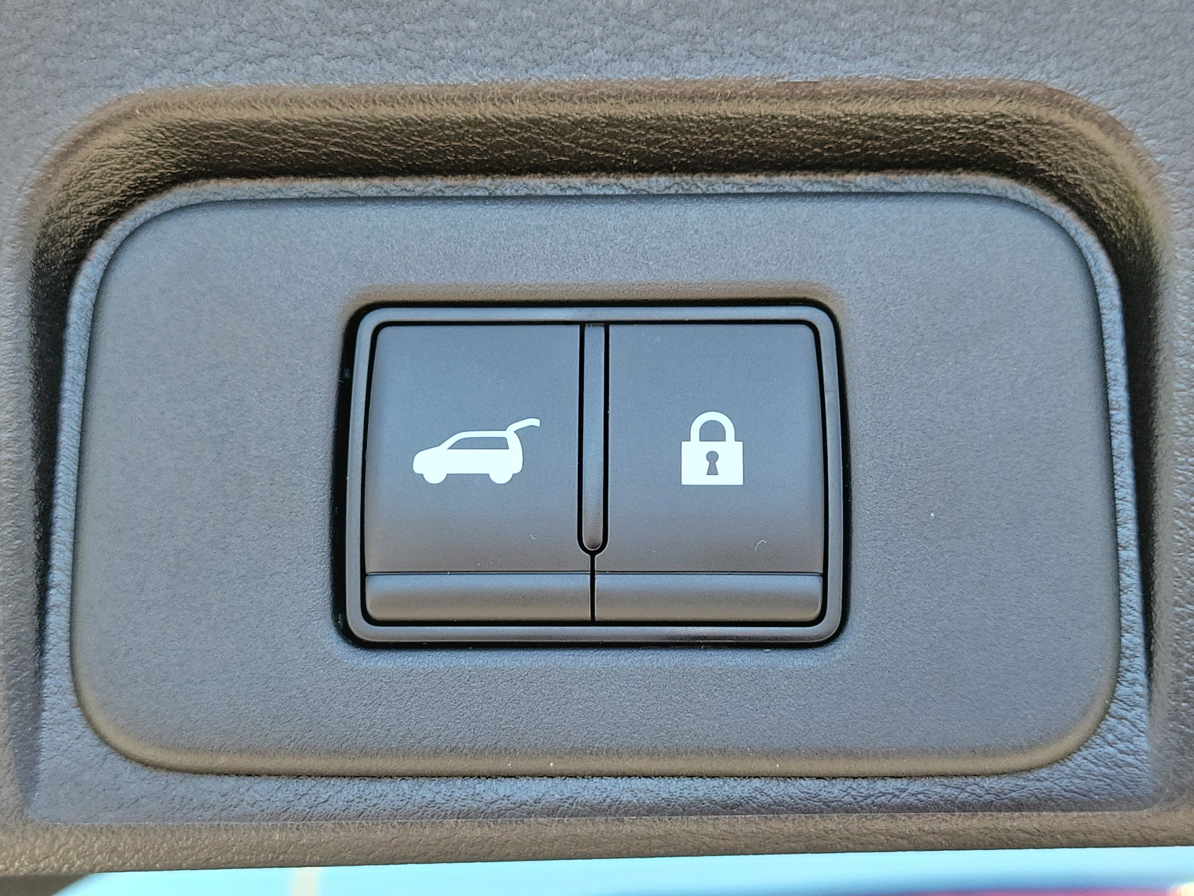 Certified 2024 Nissan Rogue SV image 10