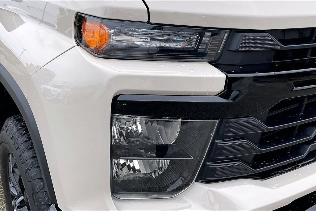 Used 2026 Chevrolet Silverado 2500 Custom w/ Custom Value Package AWD/4WD image 33