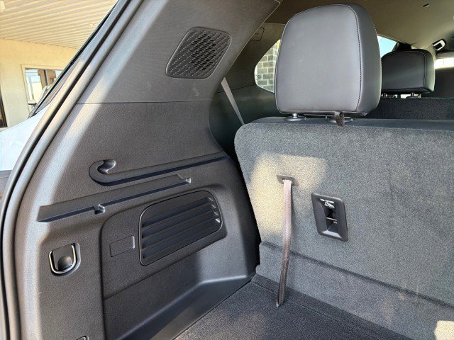 Used 2025 Buick Enclave Preferred image 31