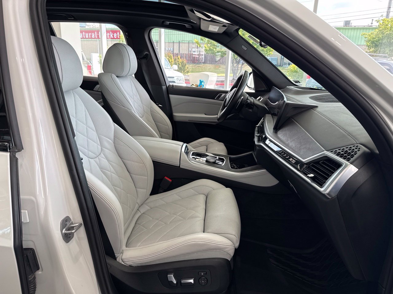 Used 2024 BMW X5 xDrive50e w/ M Sport Package AWD/4WD image 50