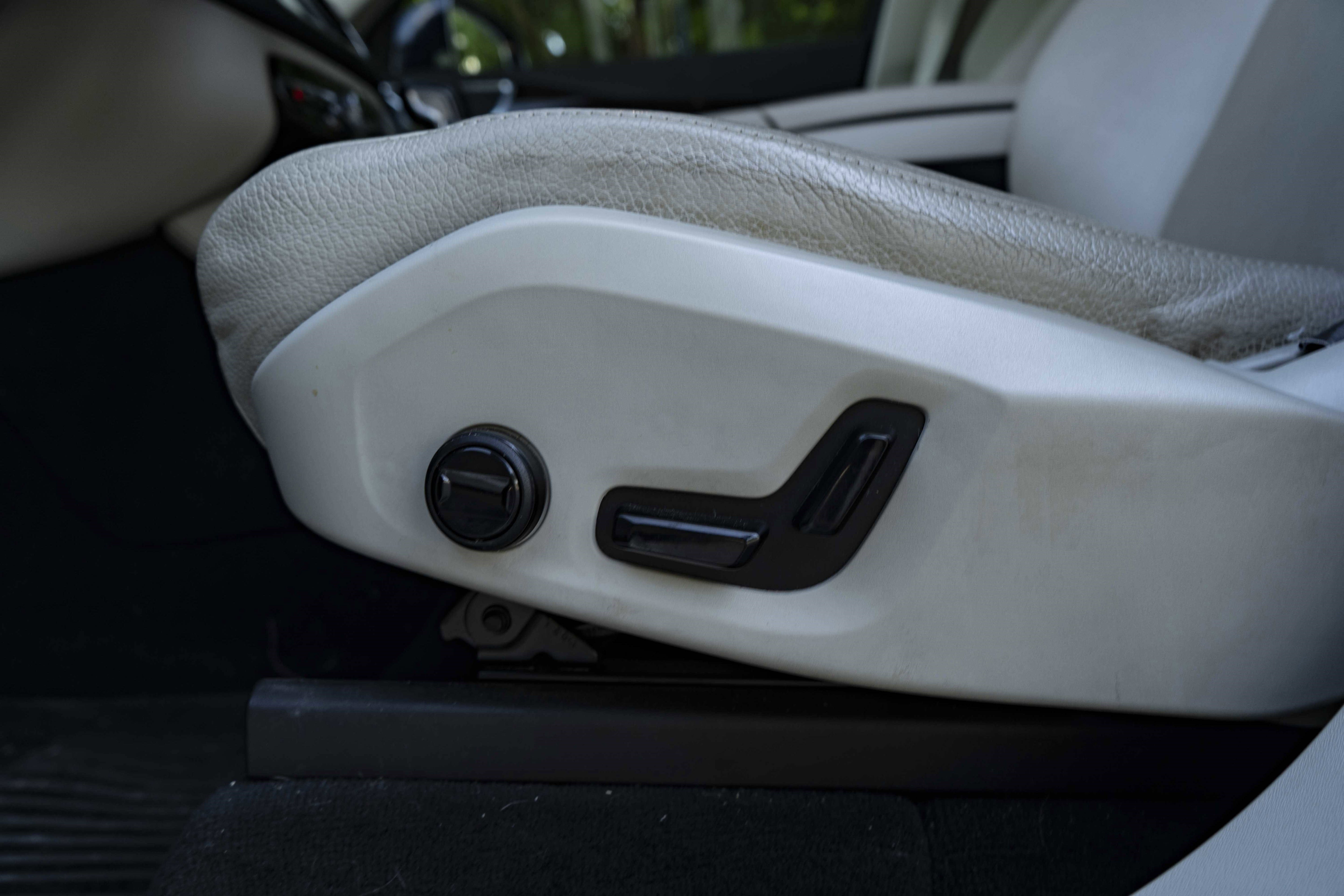 Used 2019 Volvo XC90 T6 Momentum w/ Protection Package Premier AWD/4WD image 39