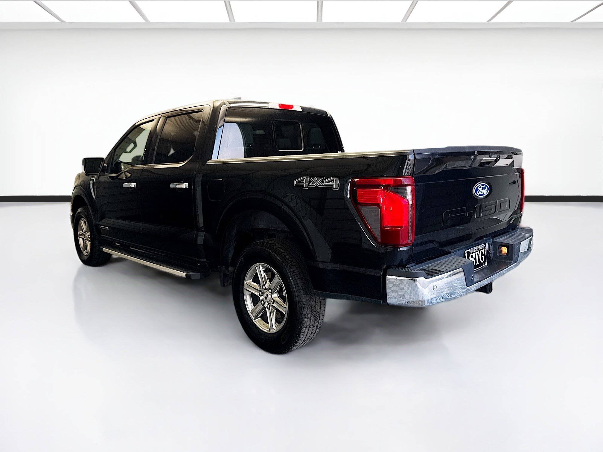 Used 2024 Ford F150 XLT w/ Equipment Group 302A MID image 6