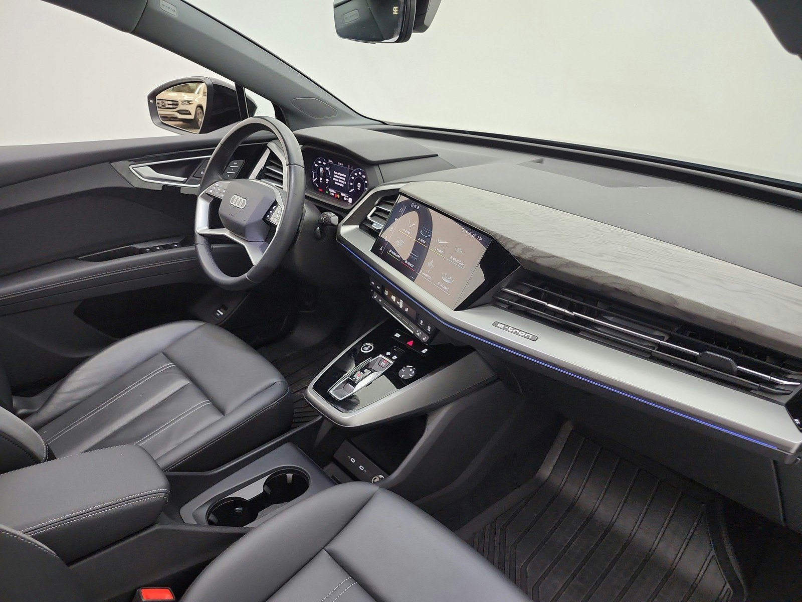 Used 2024 Audi Q4 e-tron Premium Plus AWD/4WD image 30