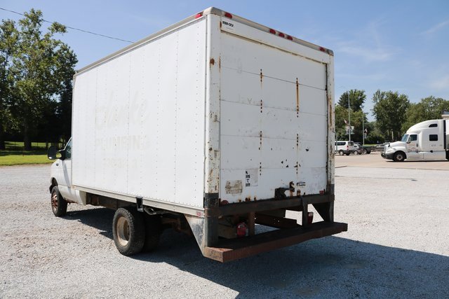 Used 2004 Ford E-350 and Econoline 350 Super Duty image 20