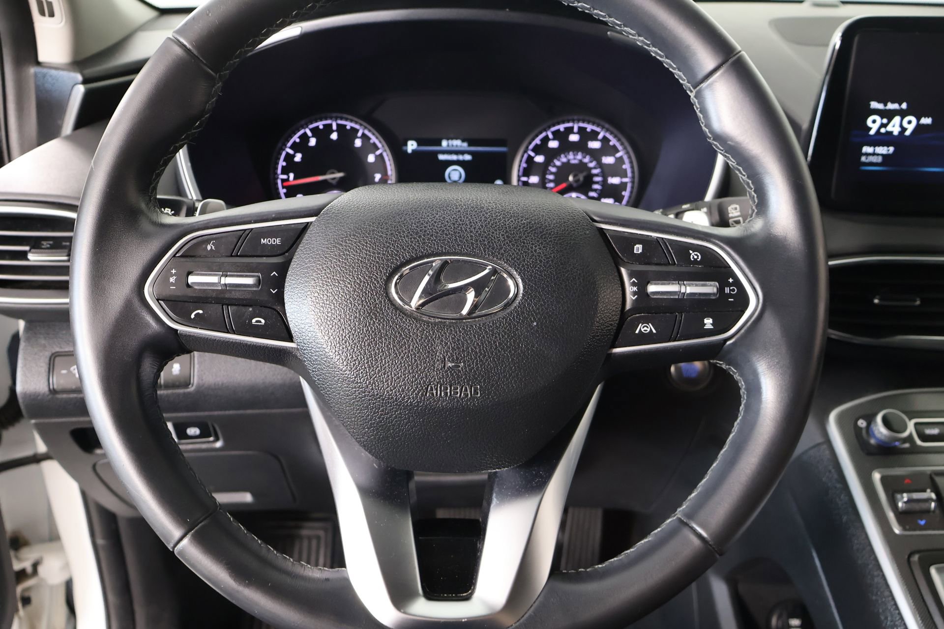 Used 2023 Hyundai Santa Fe SEL FWD image 3