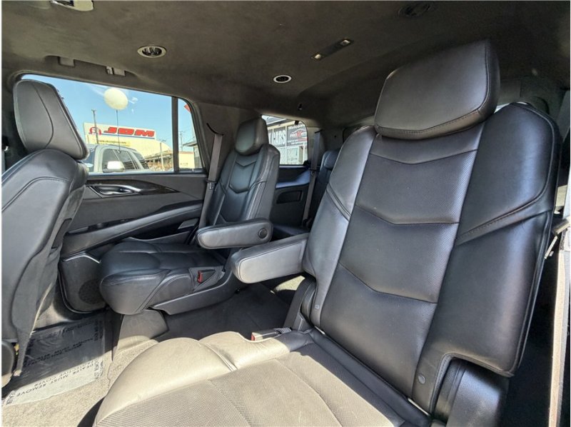 Used 2016 Cadillac Escalade Platinum AWD/4WD image 25
