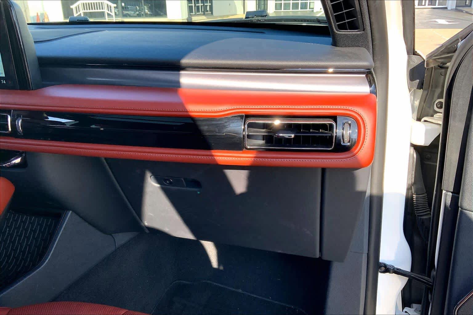 Used 2025 Lincoln Aviator Reserve w/ Illumination Package RWD image 19