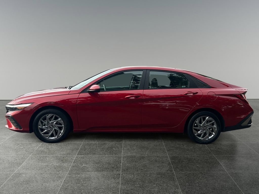 Used 2024 Hyundai Elantra SEL image 4