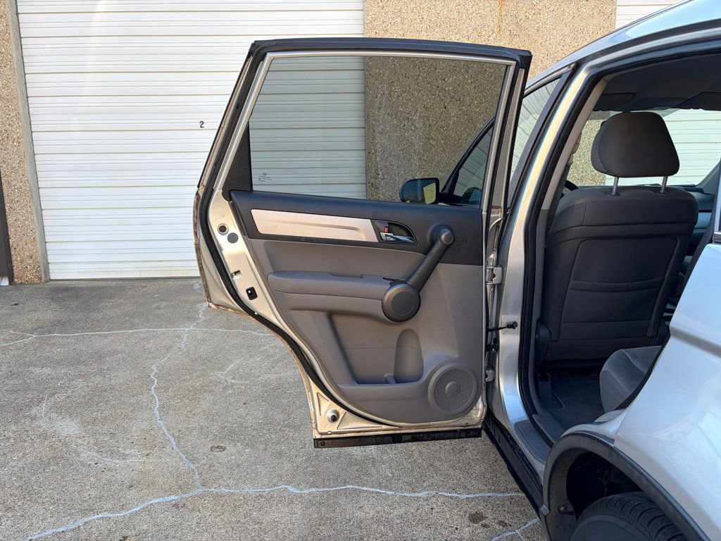 Used 2011 Honda CR-V SE image 30