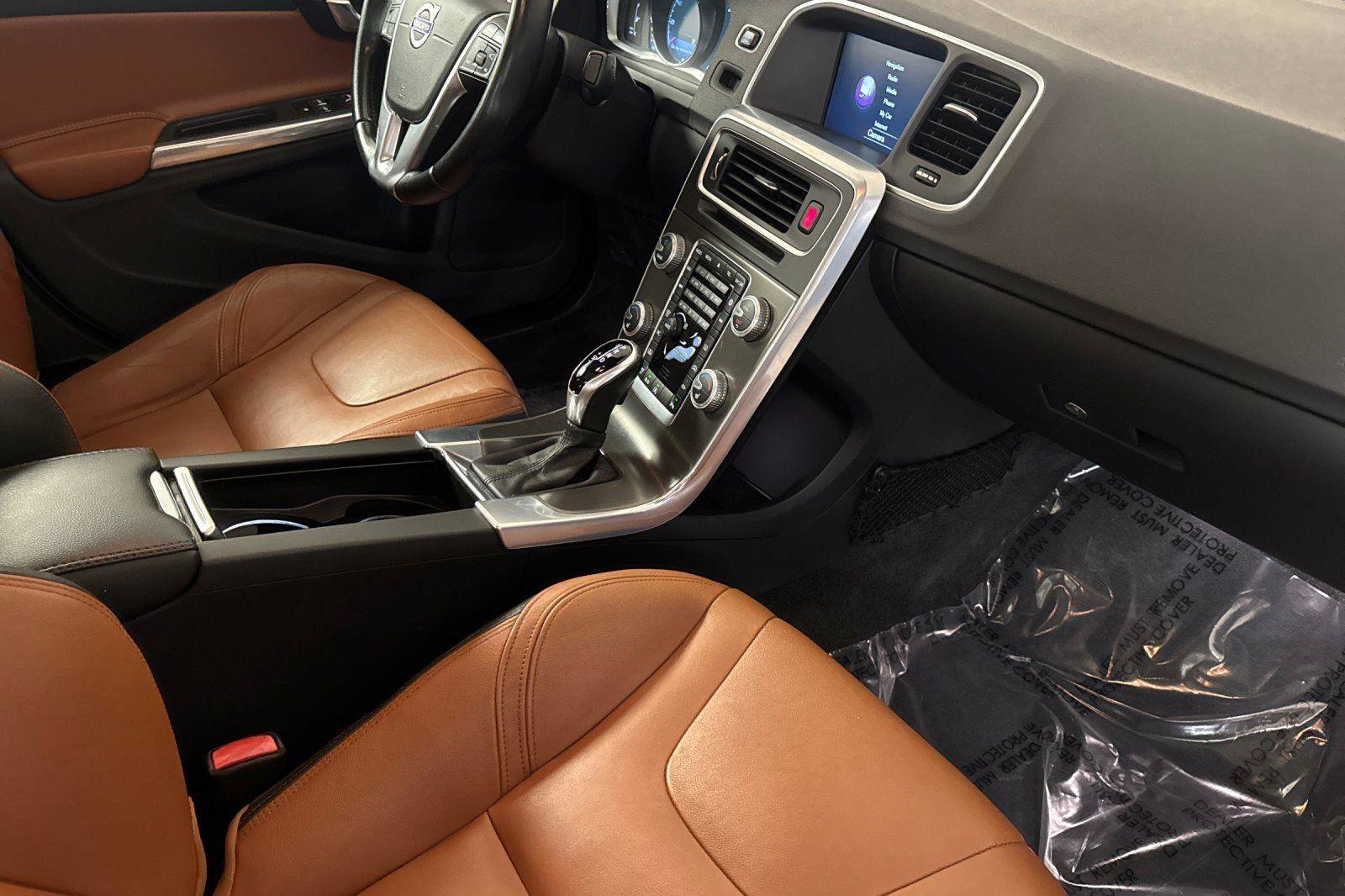 Used 2016 Volvo S60 T5 Premier image 14