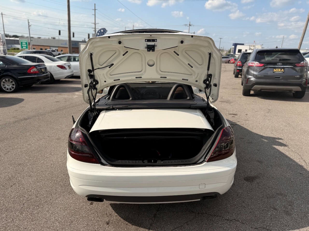 Used 2011 Mercedes-Benz SLK 300 image 19