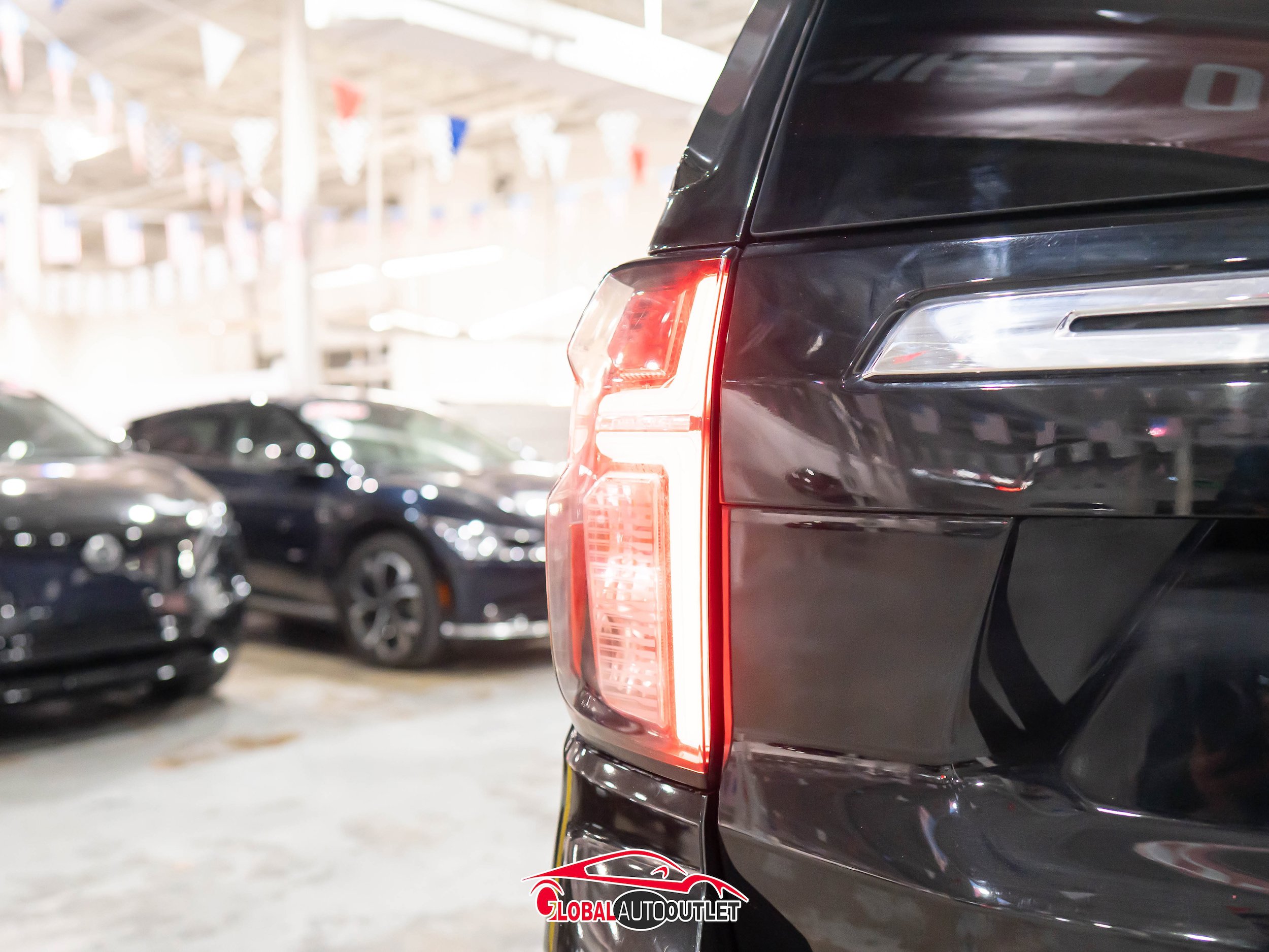 Used 2021 Chevrolet Suburban Premier w/ Premium Package AWD/4WD image 45