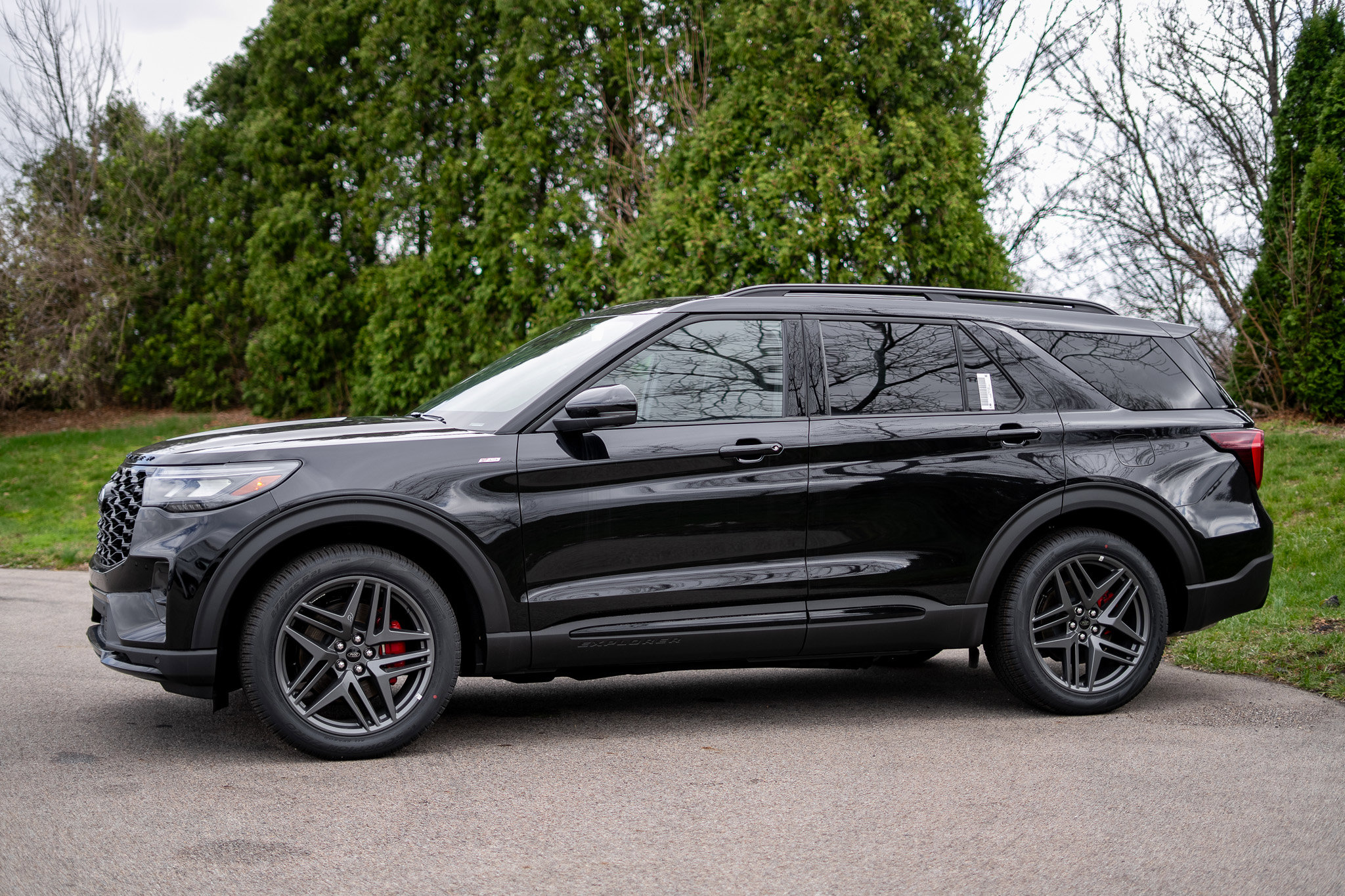 New 2026 Ford Explorer ST-Line w/ ST-Line Street Pack image 8