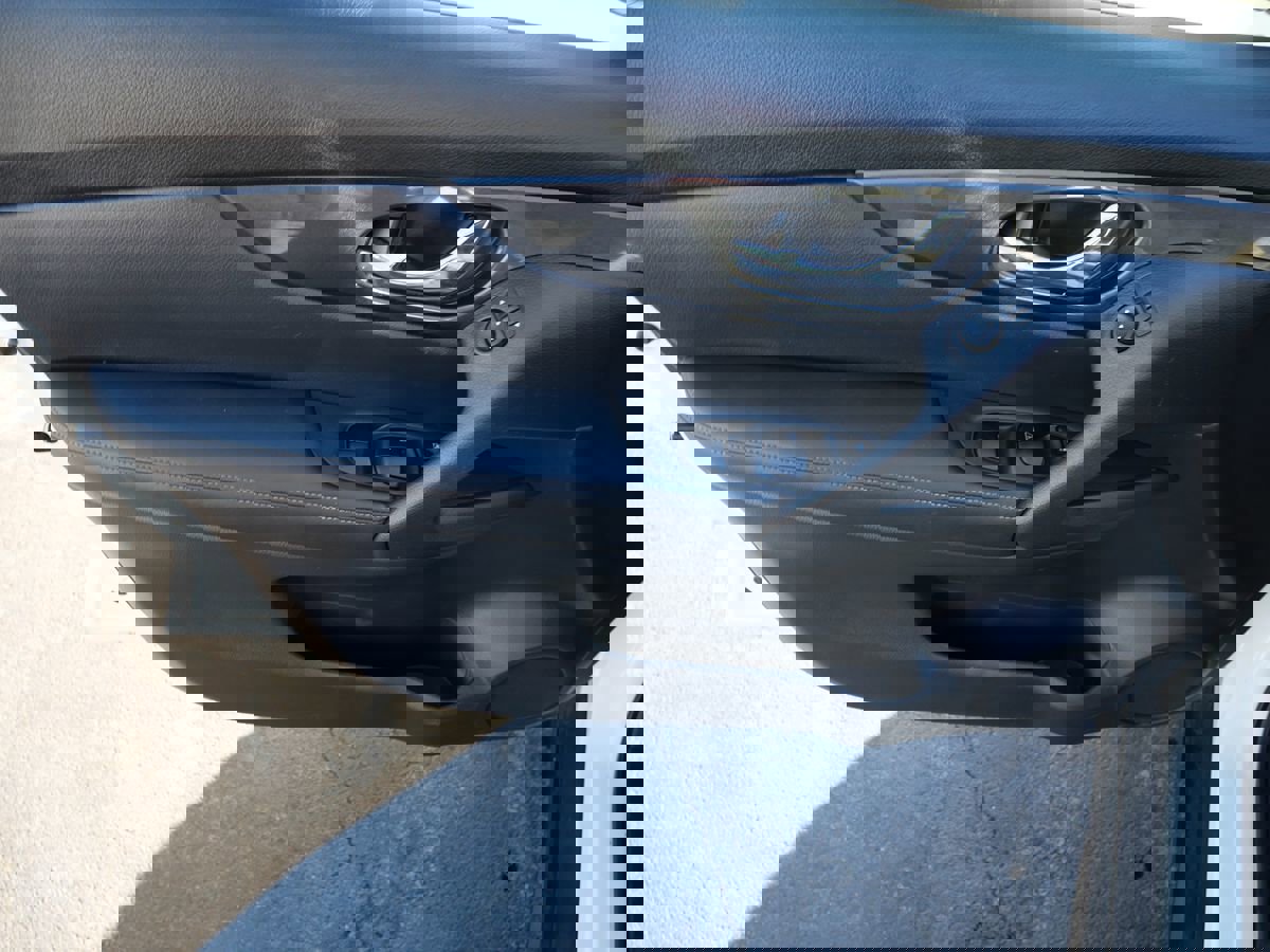 Used 2019 Nissan Rogue SV image 17