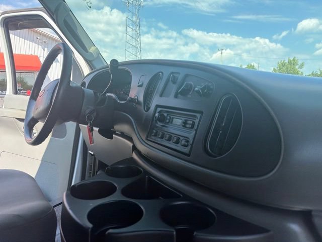 Used 2006 Ford E-250 and Econoline 250 RWD image 19