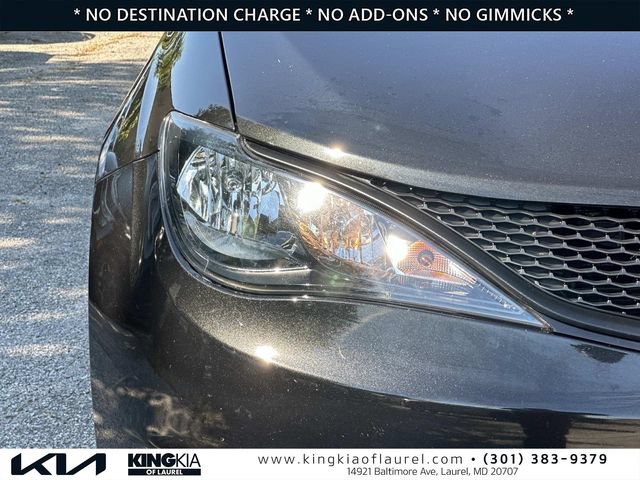 Used 2023 Chrysler Voyager LX FWD image 28