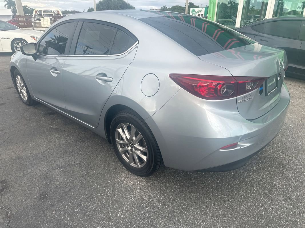 Used 2018 MAZDA MAZDA3 Sport w/ Preferred Equipment Package image 4