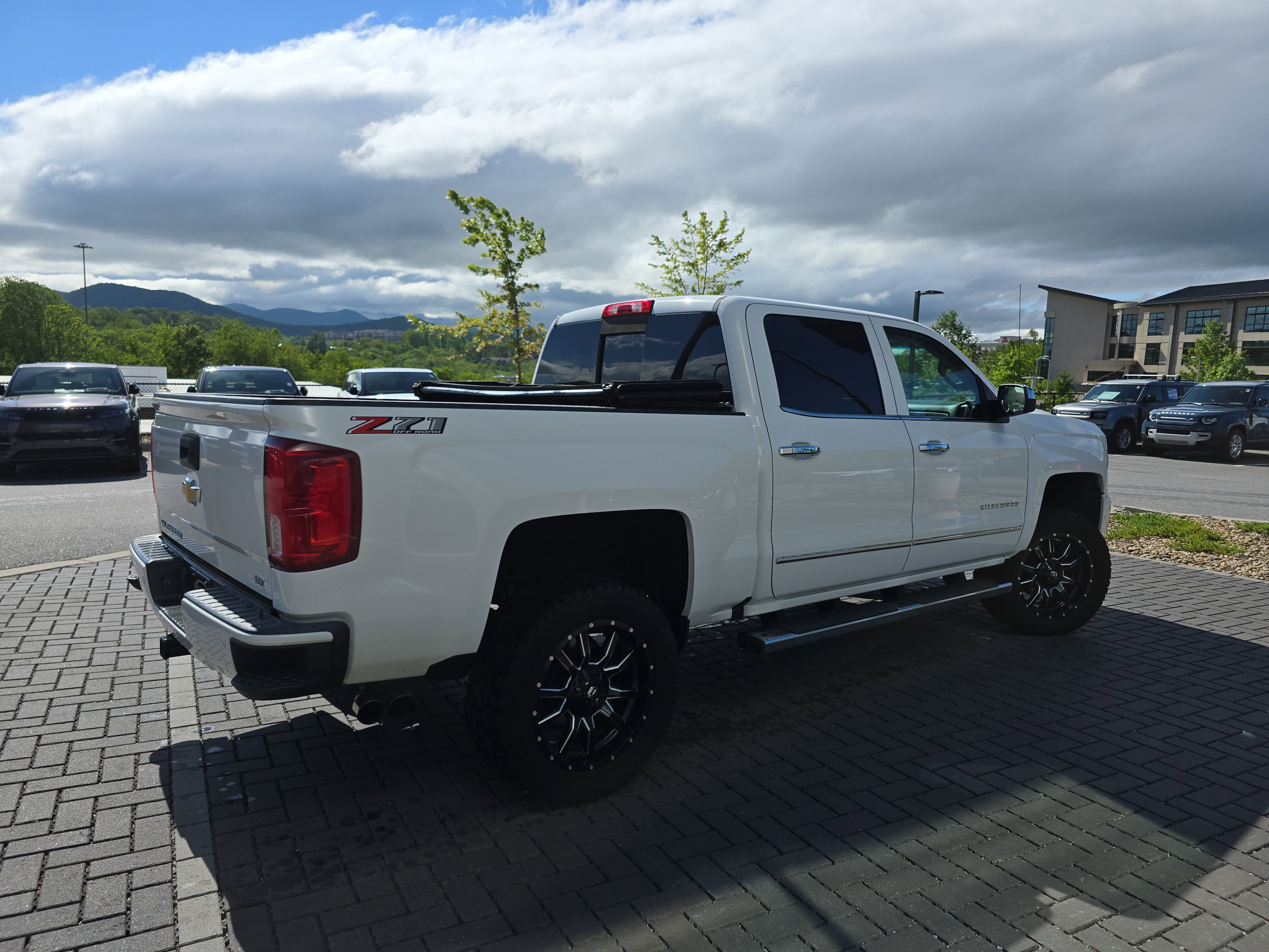 Used 2018 Chevrolet Silverado 1500 LTZ Z71 w/ LTZ Plus Package AWD/4WD image 5