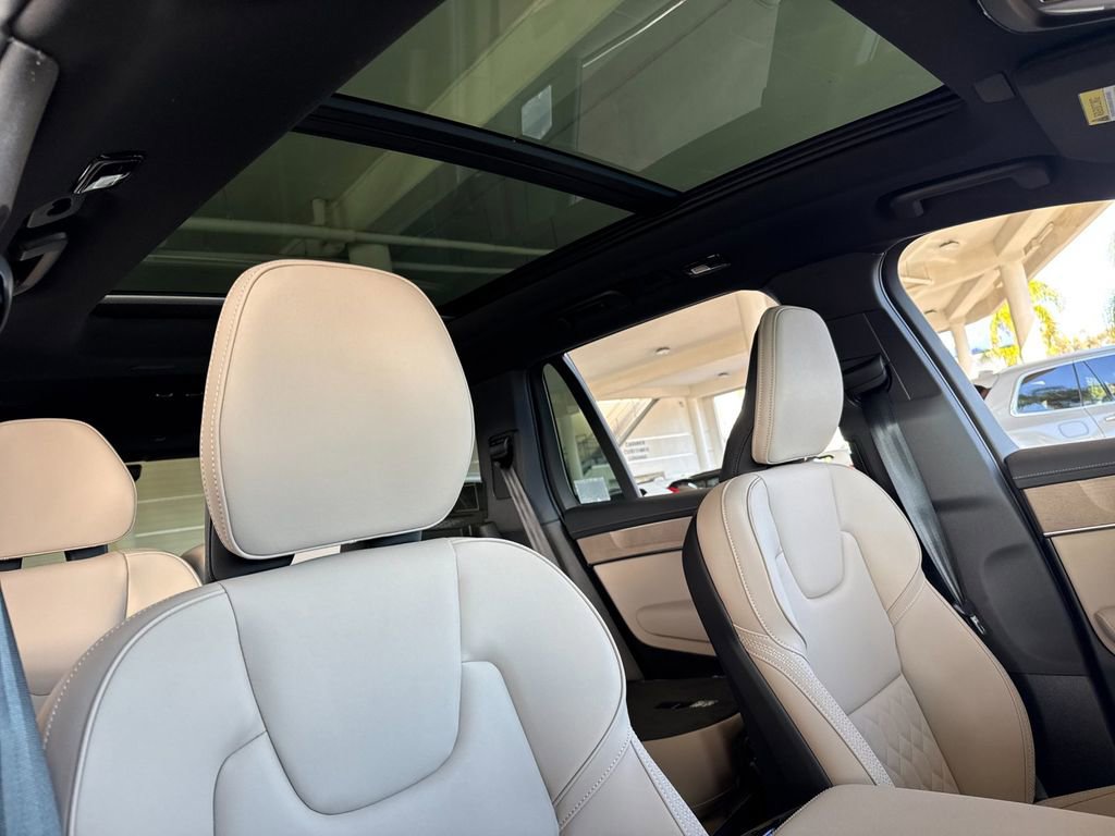 New 2026 Volvo XC90 B6 Plus w/ Protection Package Premier image 17