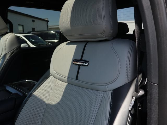 Used 2023 Ford F150 Lightning Platinum AWD/4WD image 43