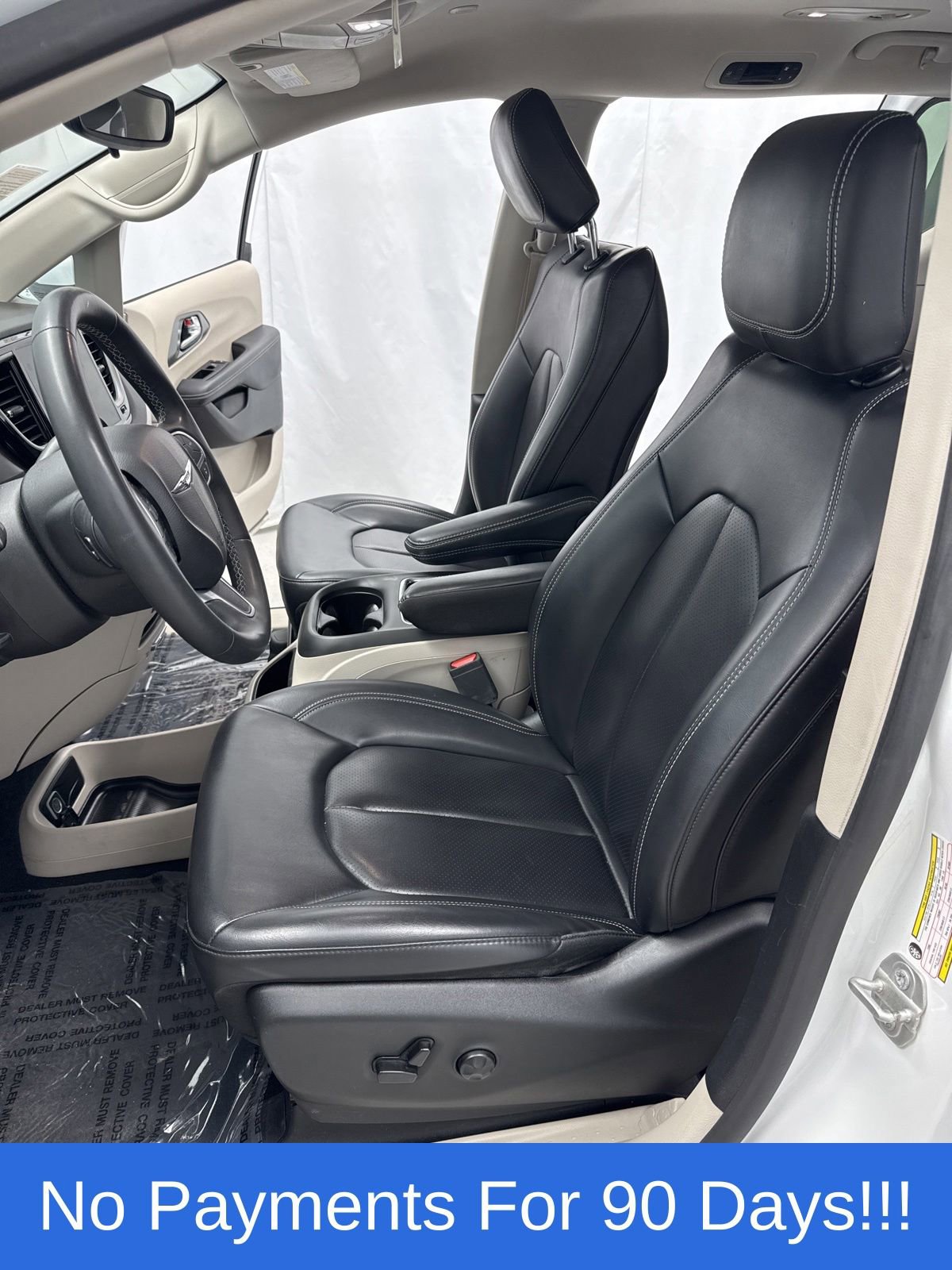 Used 2023 Chrysler Pacifica Touring-L FWD image 8