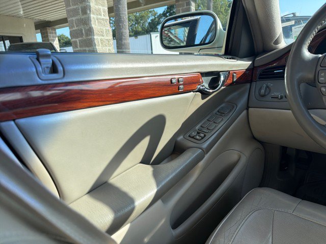 Used 2005 Cadillac De Ville w/ Equipment Group FWD image 14