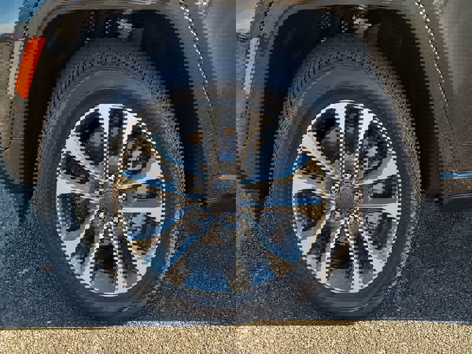 Used 2024 Jeep Grand Cherokee Overland w/ Trailer Tow Package image 16