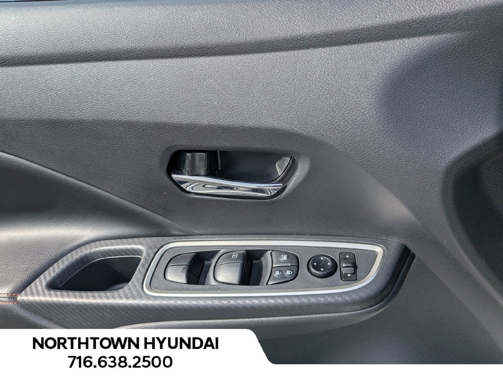 Used 2025 Nissan Versa SR FWD image 26