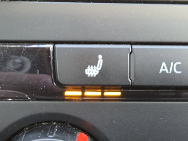 Used 2015 Volkswagen Passat 1.8T Limited Edition image 4