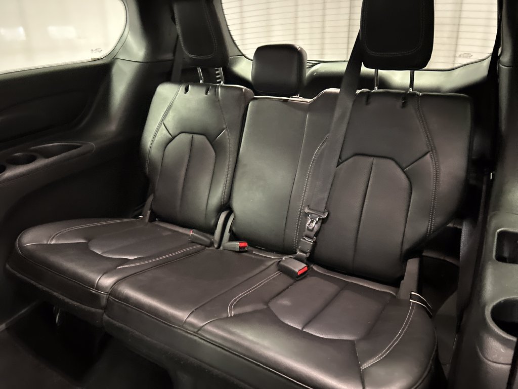 Used 2026 Chrysler Pacifica Select FWD image 24