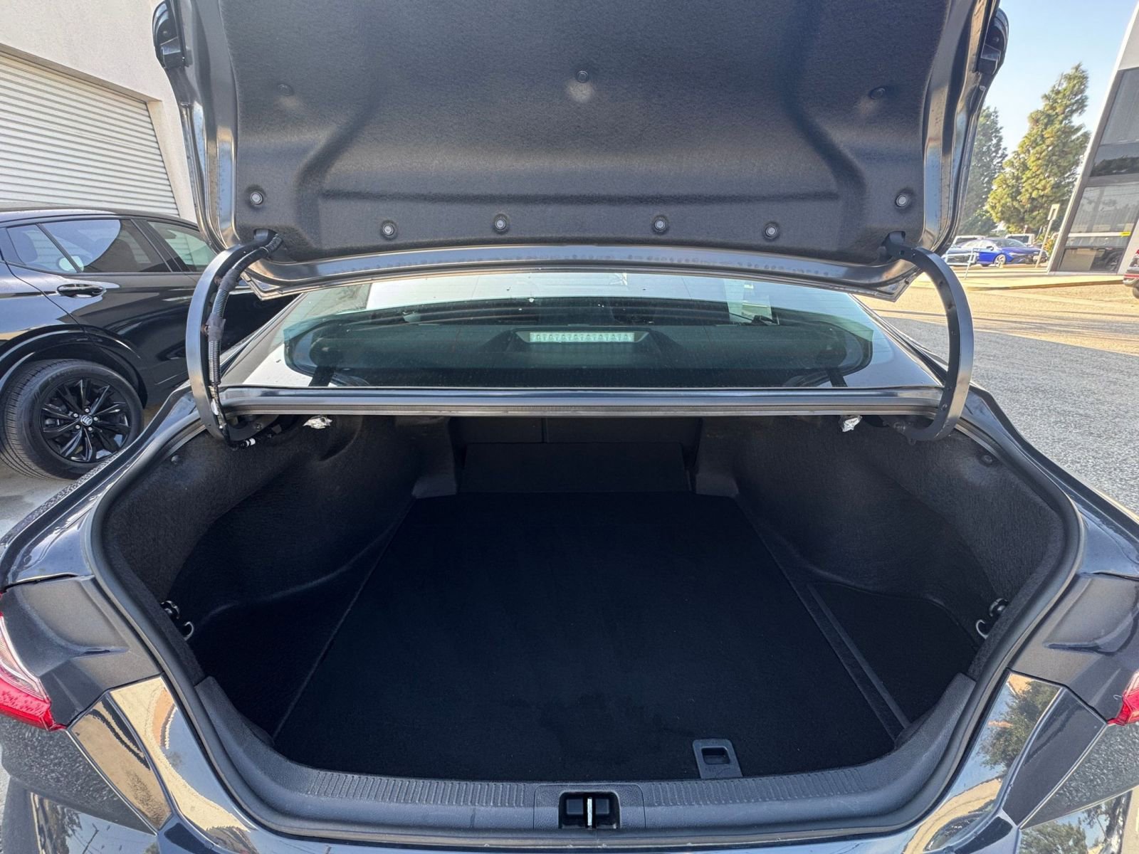 Used 2025 Toyota Camry LE image 30