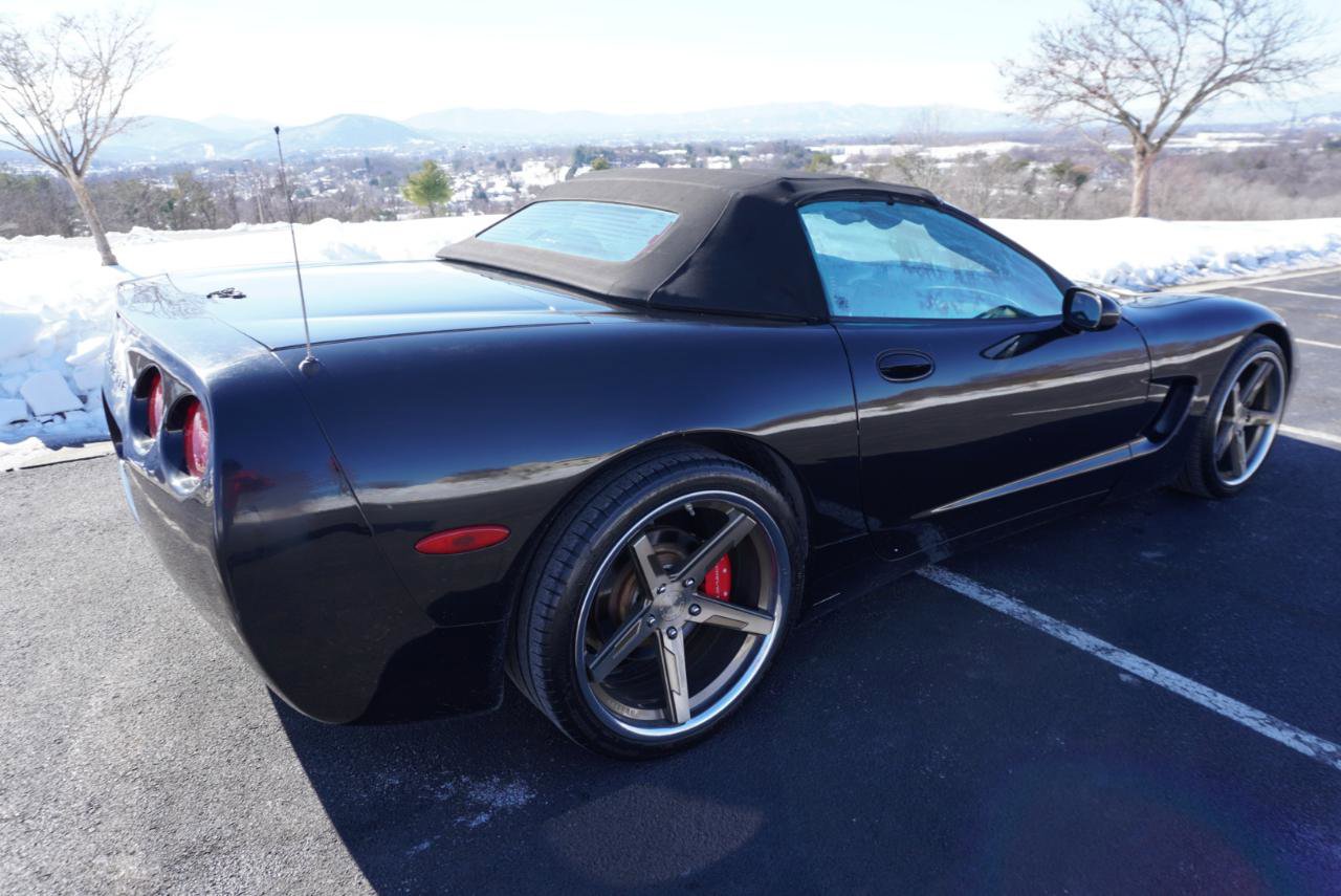 Used 2004 Chevrolet Corvette 2dr Convertible w/ Preferred Equipment Group RWD image 15