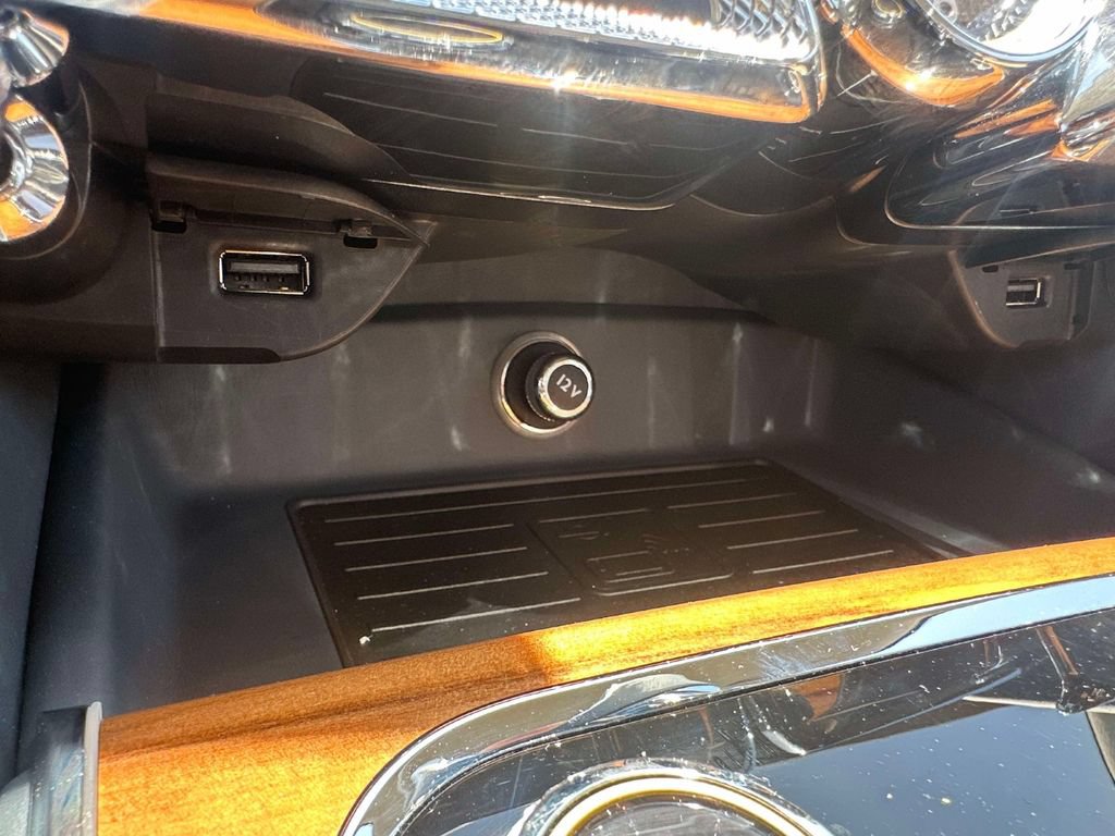 Used 2024 Bentley Flying Spur V8 AWD/4WD image 34