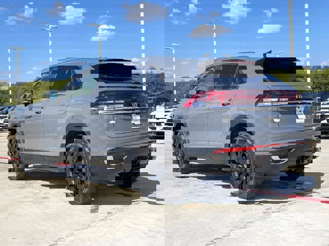 New 2026 Volkswagen Atlas Cross Sport SE image 4