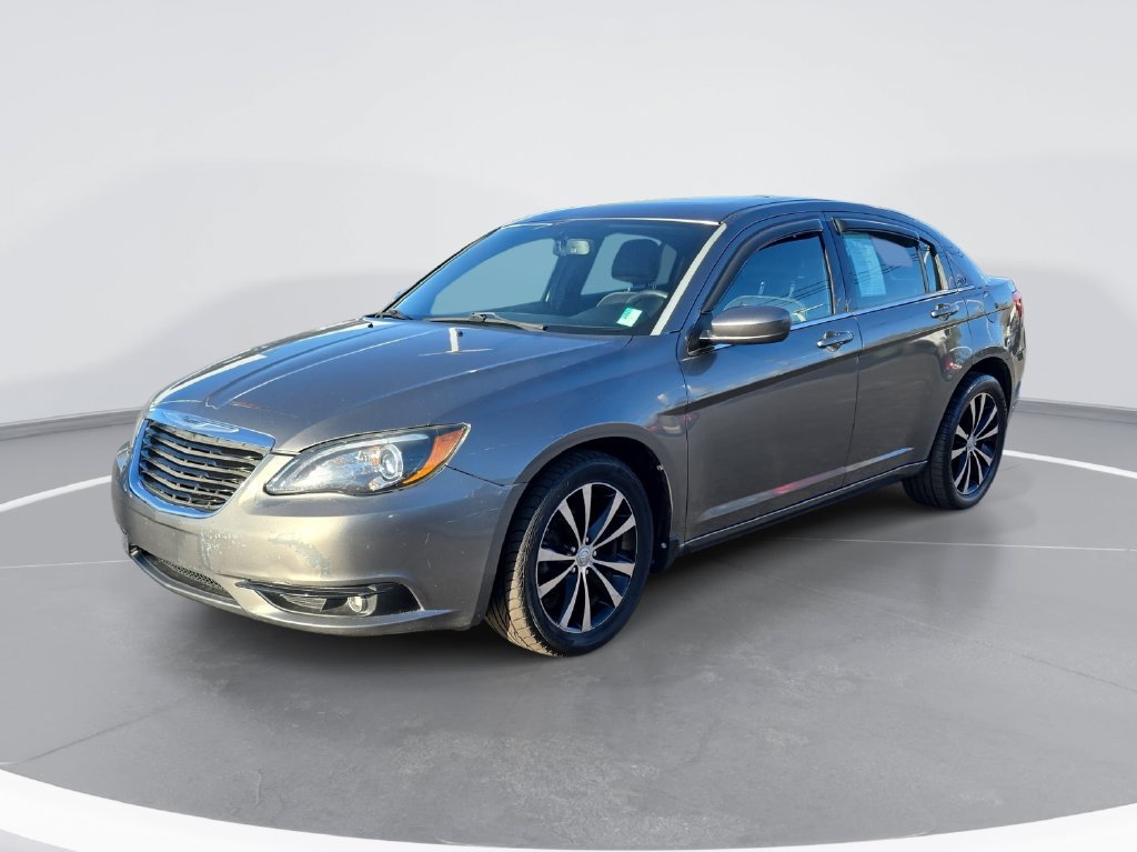 Used 2012 Chrysler 200 S FWD image 9