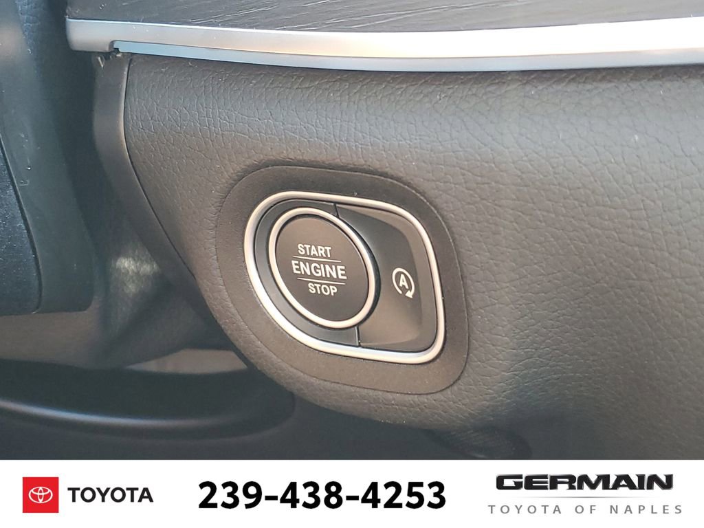 Used 2025 Mercedes-Benz GLE 450 4MATIC w/ AMG Line Exterior image 34