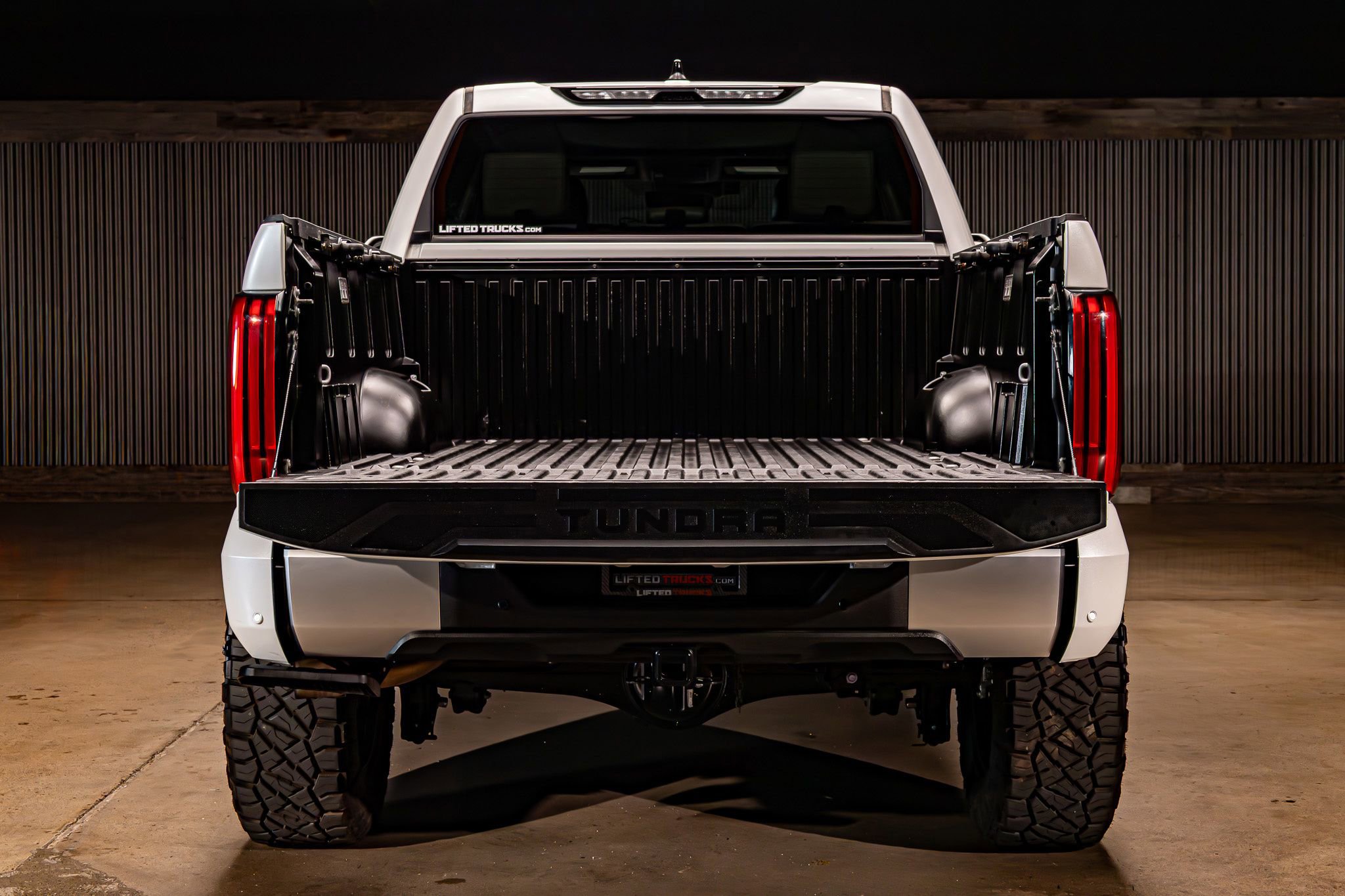 Used 2022 Toyota Tundra Limited w/ Power Package image 8