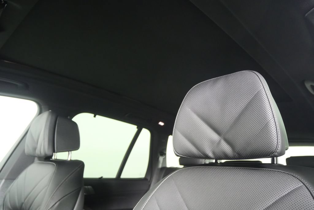 Used 2026 BMW X5 sDrive40i w/ Executive Package RWD image 12