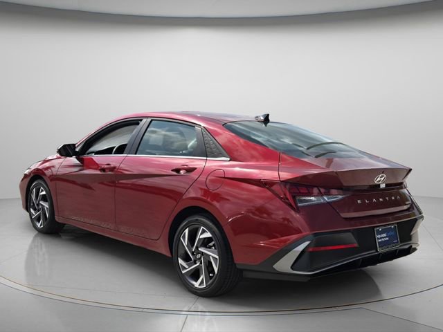 Certified 2025 Hyundai Elantra Limited FWD image 8