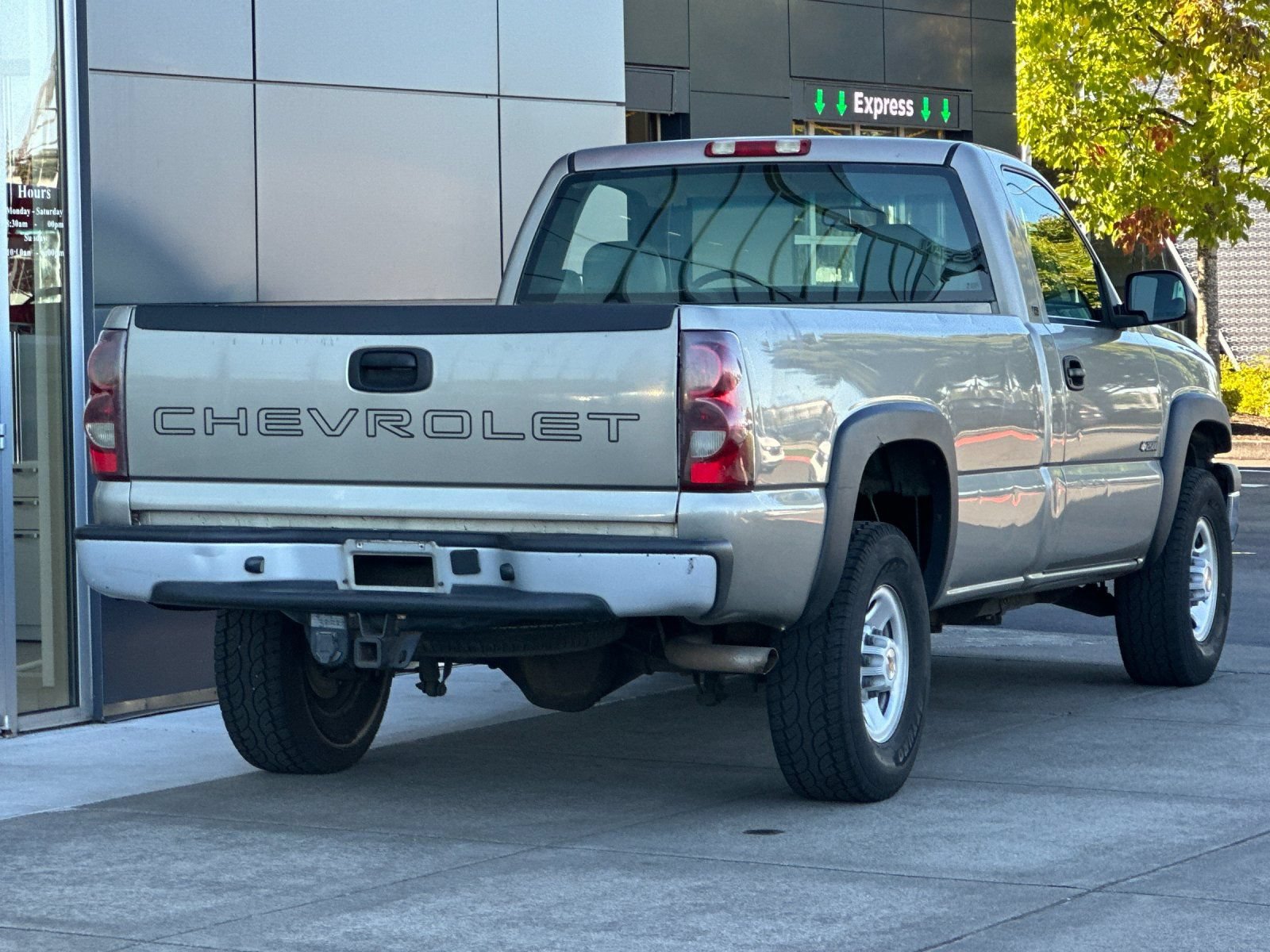 Used 2003 Chevrolet Silverado 2500 W/T RWD image 3