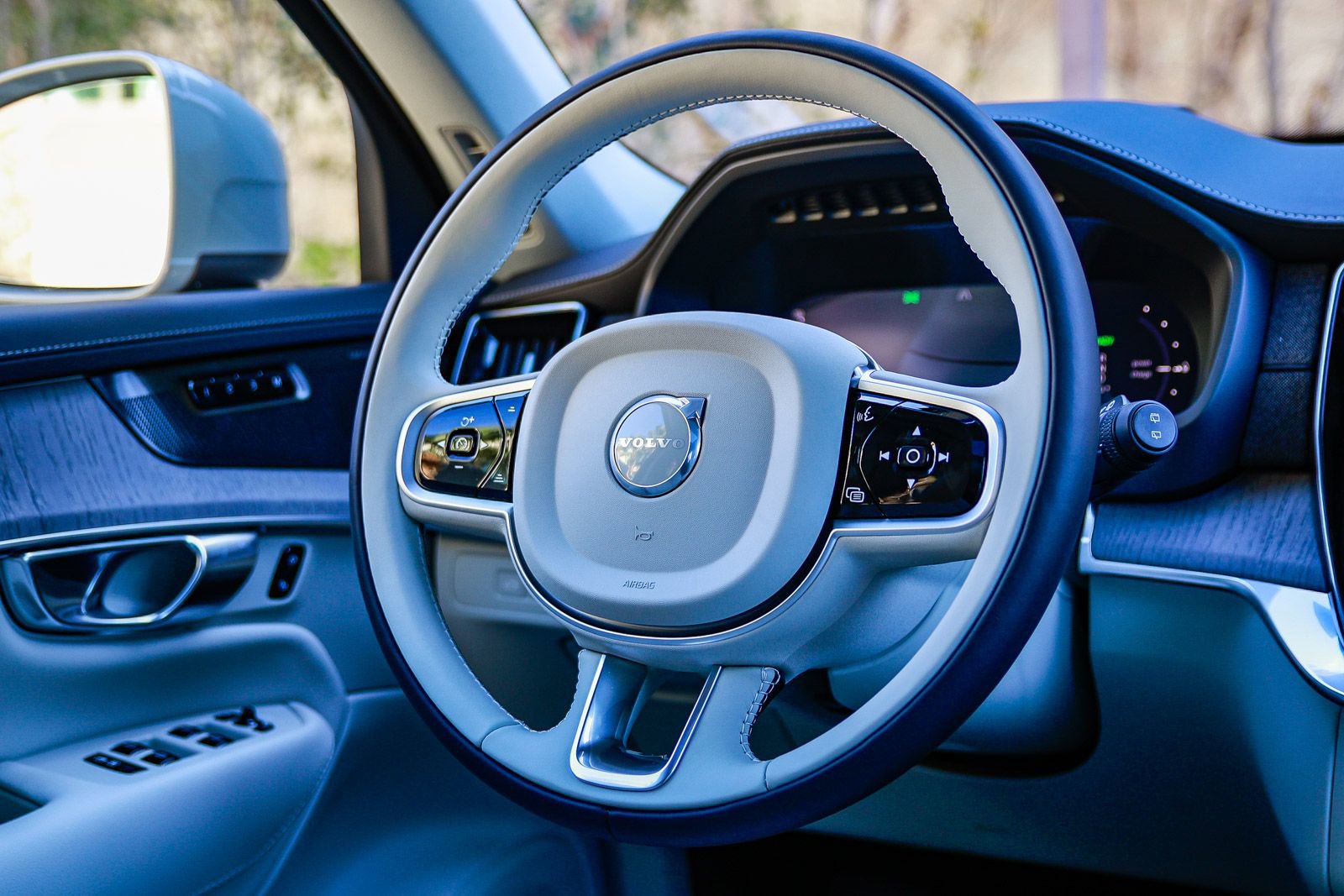 New 2026 Volvo XC90 T8 Ultra w/ Protection Package Premier image 15