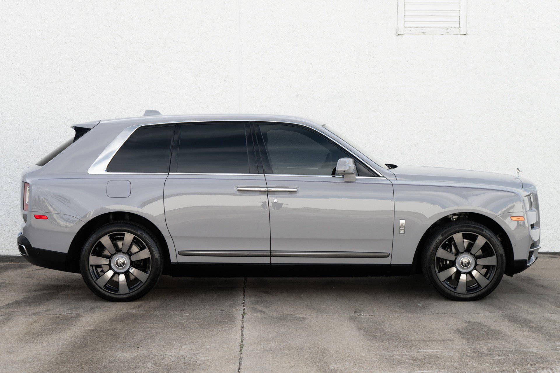 Used 2024 Rolls-Royce Cullinan AWD/4WD image 5